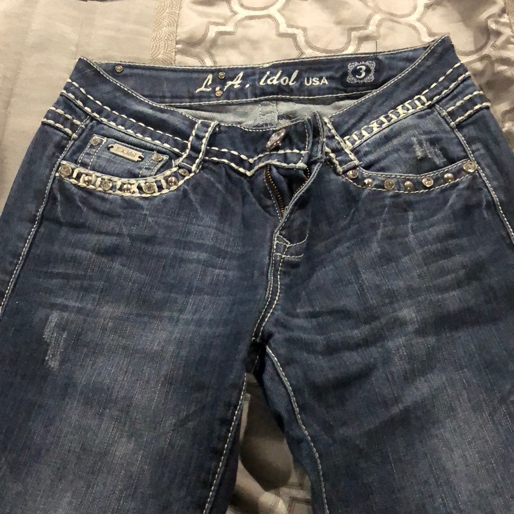 La idol jeans size three